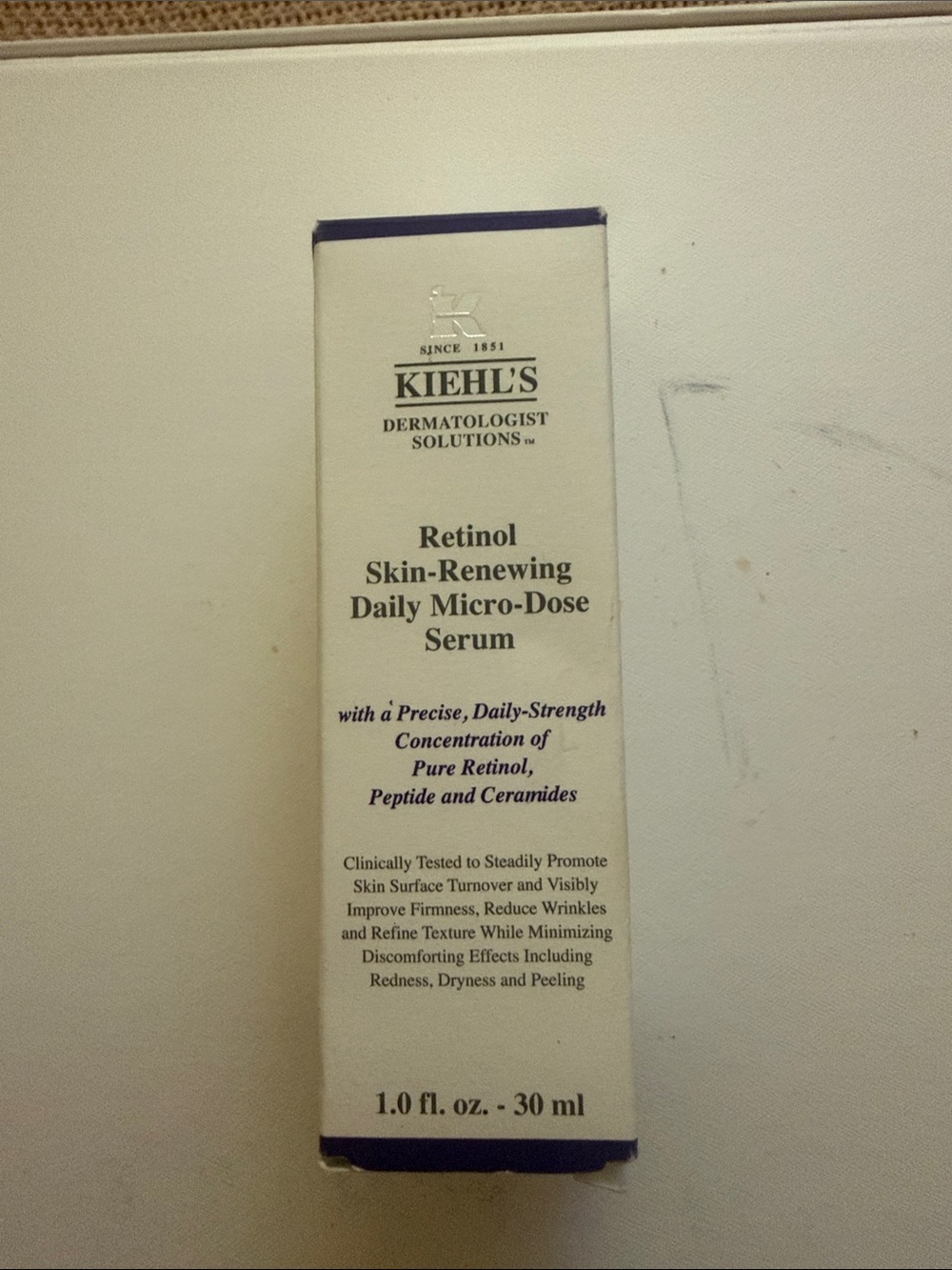 Kiehl's Retinol Serum Box - White and Navy